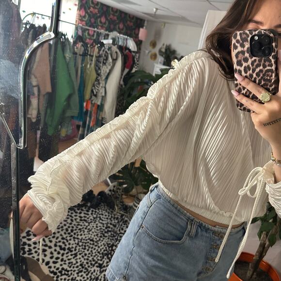 NWT Pleated Long Sleeve Cropped Top White Size Small - Picture 5 of 5